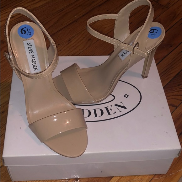 Steve Madden Shoes - Steve Madden nude heels. Never worn brand new